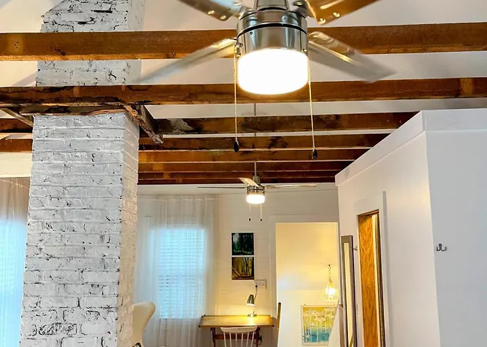 Magical Little Home In Historic District I Parking I Rustic Luxury I Outdoor Seating
