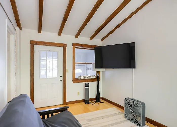 Spacious Two Bedroom Apartment
