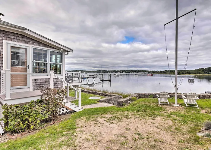 Charming Bristol Cottage W/ Private Beach!